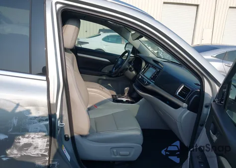 2018 Toyota Highlander Xle from USA, damaged, VIN 5TDKZRFH4JS277328